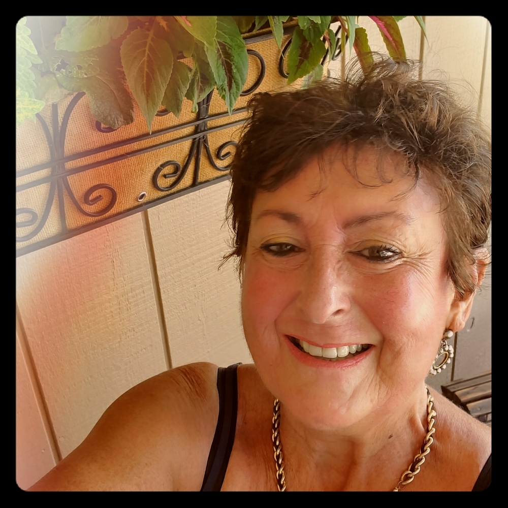 Meet your Posher, Dana